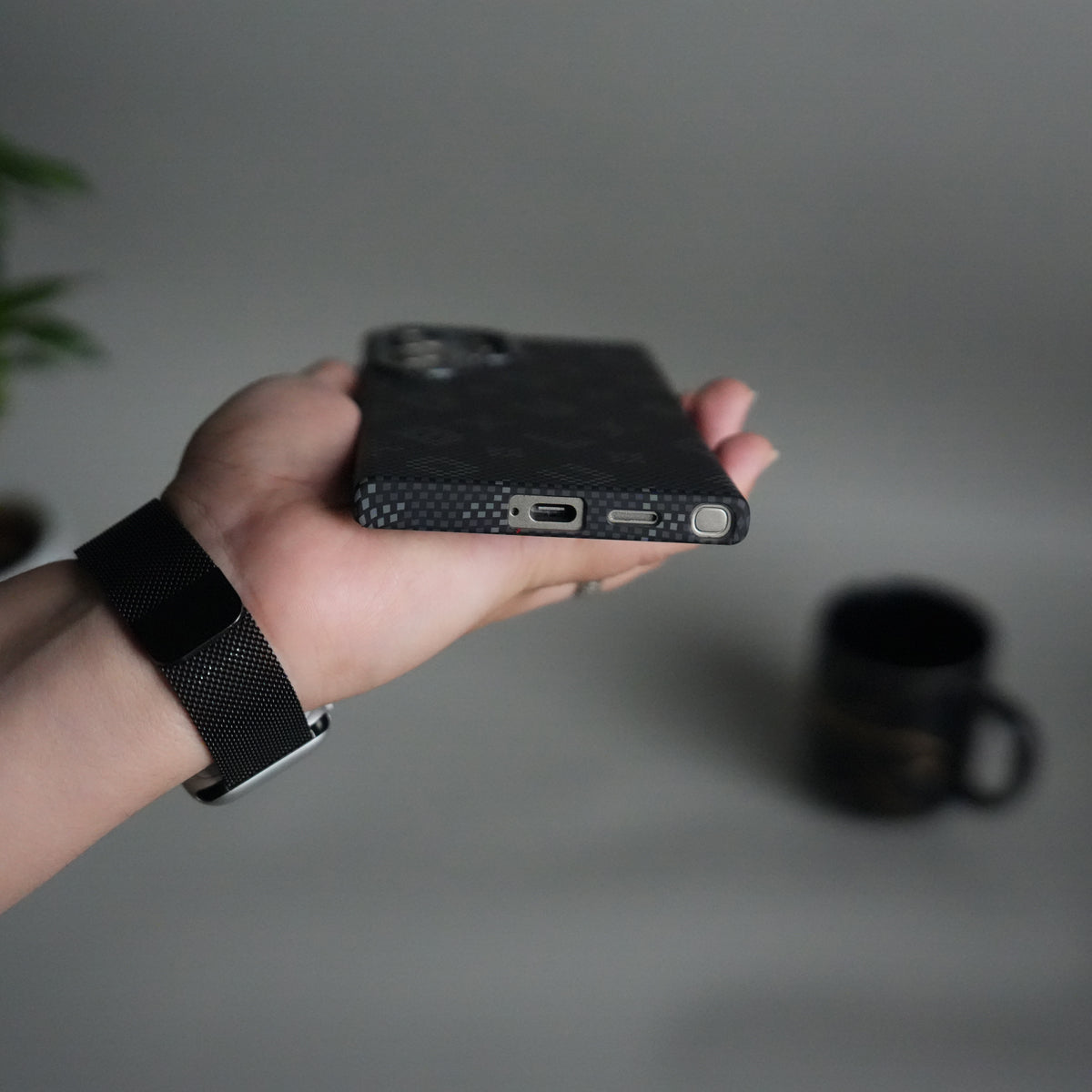 Galaxy S25 Ultra Aramid Fiber Case | Slim Magnetic Charging Ring Cover | Black