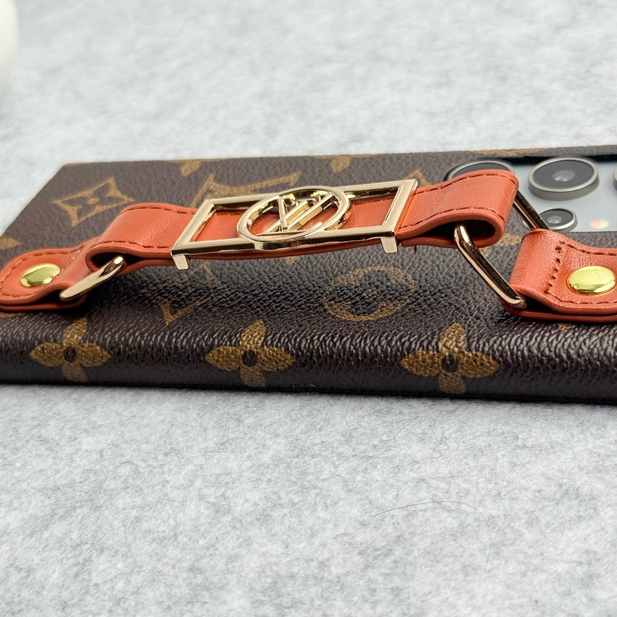 Samsung Galaxy S23 Ultra Luxury Brand Strap Holder Cover