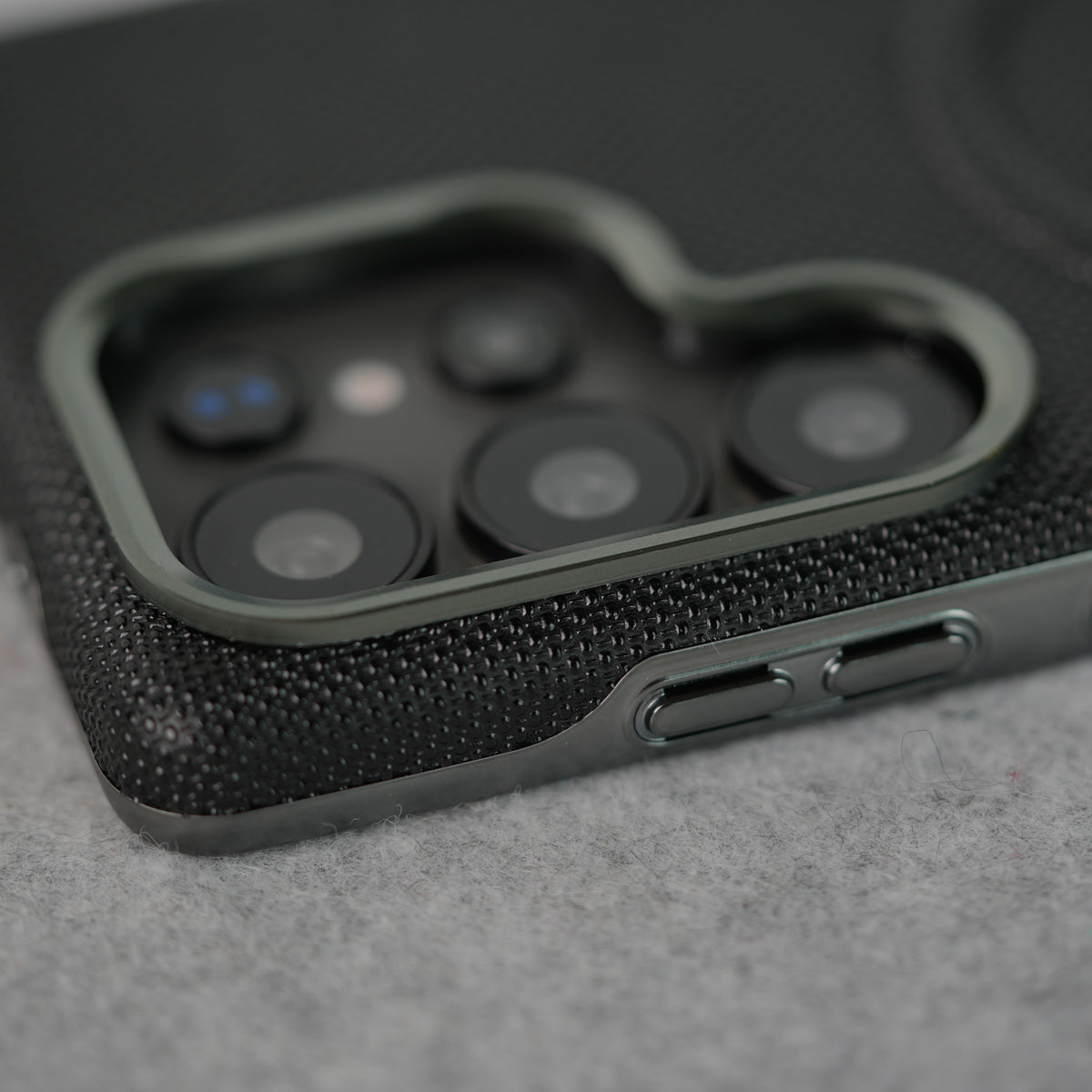 Samsung Galaxy Ultra Series Shiny Dotted MagSafe Cover With Metal Camera Bump