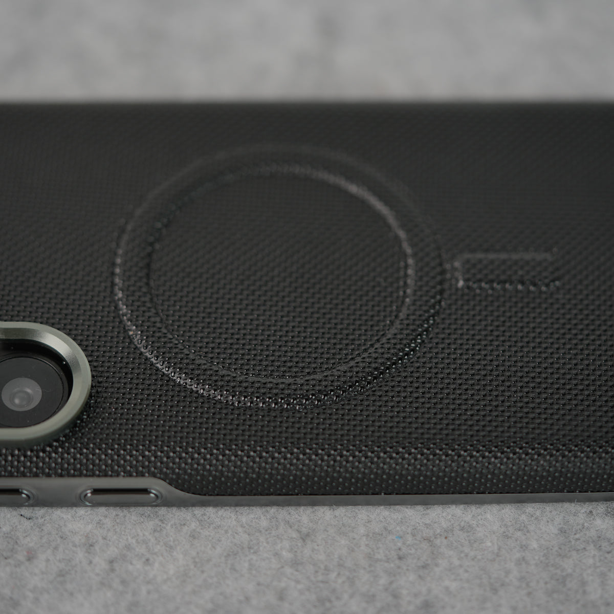 Samsung Galaxy Ultra Series Shiny Dotted MagSafe Cover With Metal Camera Bump