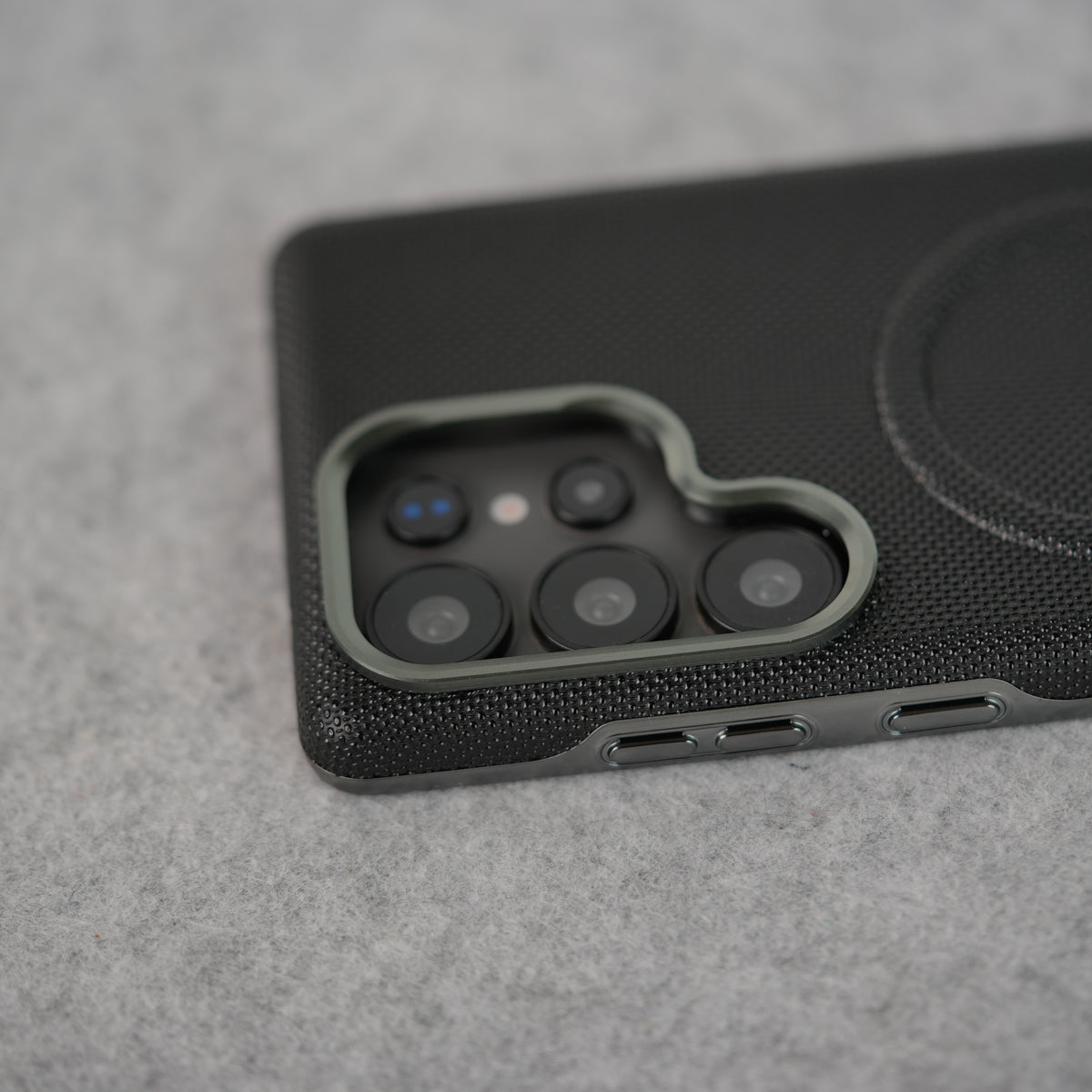 Samsung Galaxy Ultra Series Shiny Dotted MagSafe Cover With Metal Camera Bump