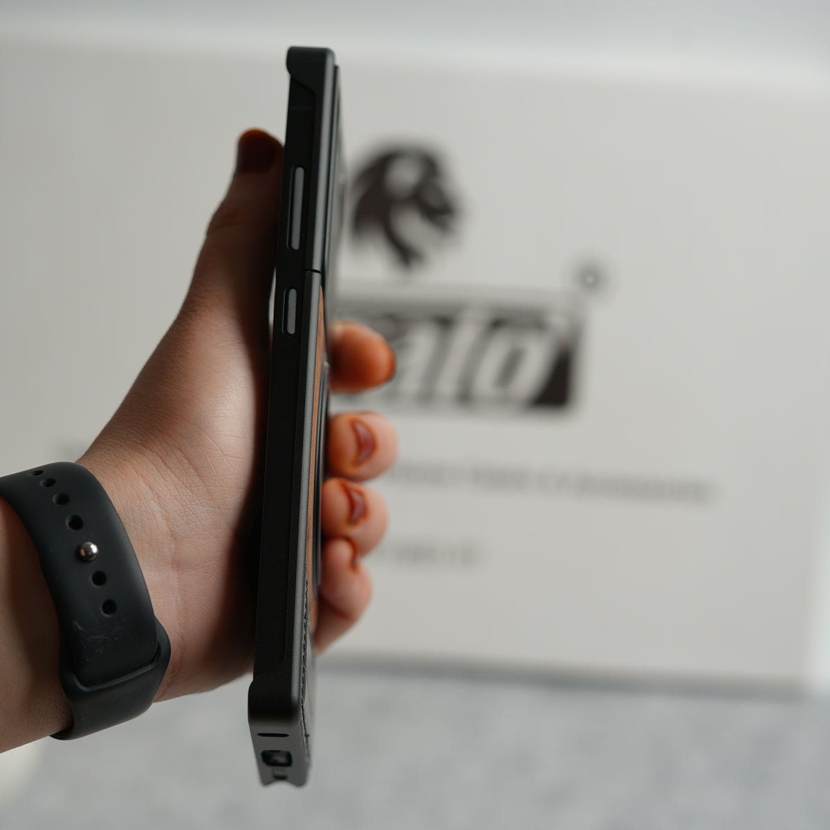 Samsung Galaxy Ultra series Metallic Wood Leather AeroFLex Aluminium  Case With Rotating Stand