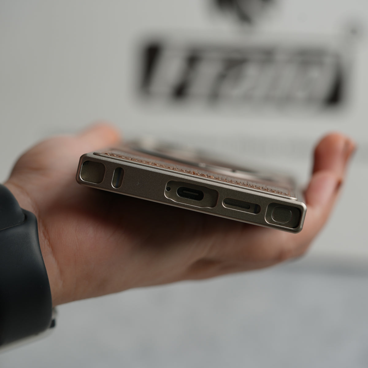 Samsung Galaxy Ultra series Metallic Wood Leather AeroFLex Aluminium  Case With Rotating Stand