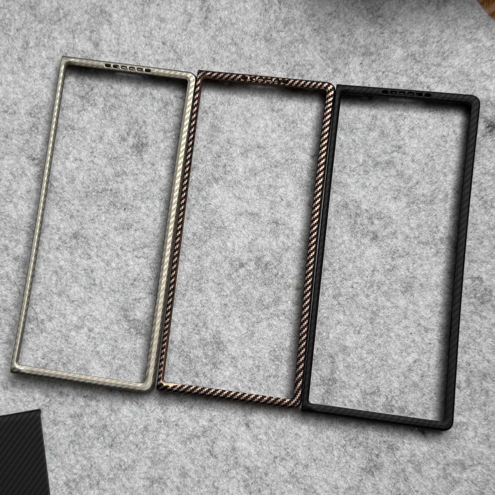 Samsung Galaxy Z Fold 6 Small Carbon Line Pattern Case Cover