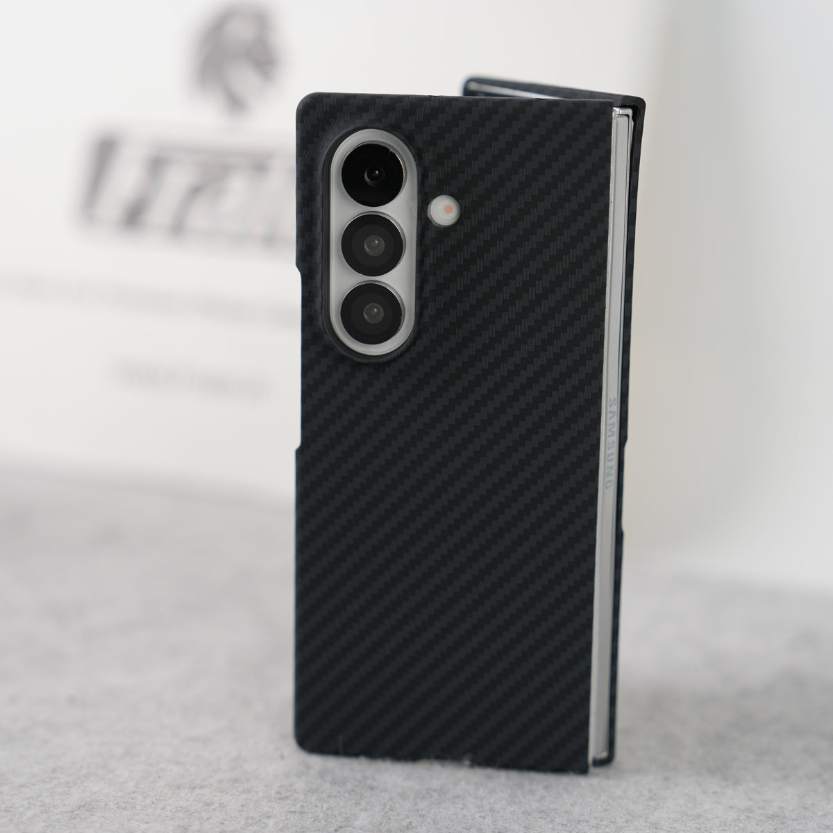 Samsung Galaxy Z Fold 7 Carbon Fiber Texture Aramid Design Hard Pc MagSafe Case Cover