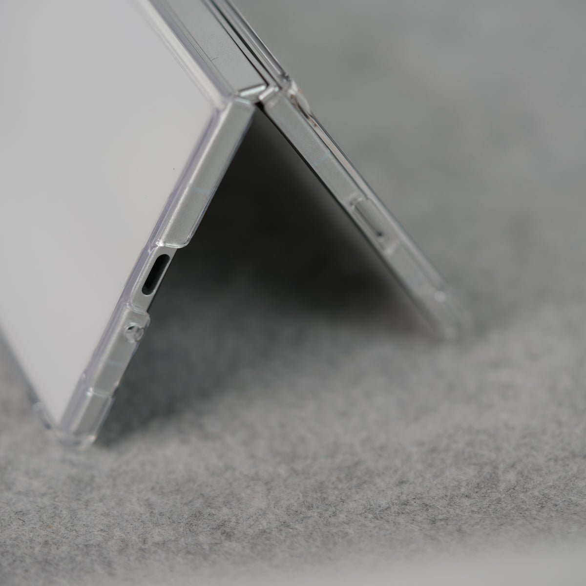 Samsung Galaxy Z Fold 7 Sleek Transparent Case Cover