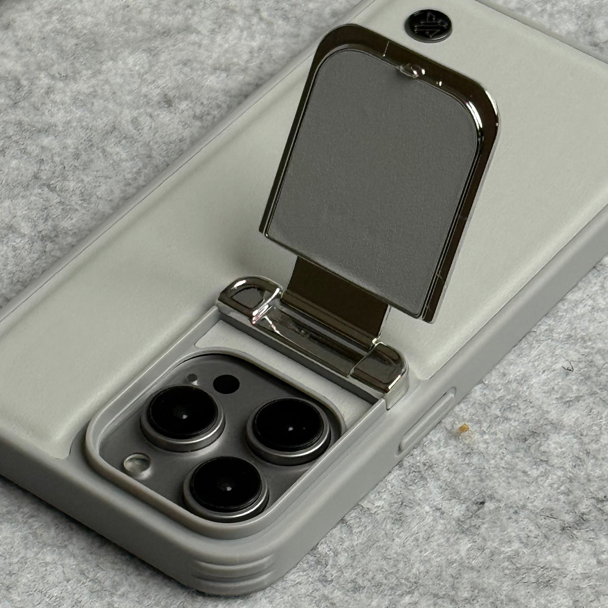 iPhone Metal Camera Cap Stand Case Cover ( WHITE )